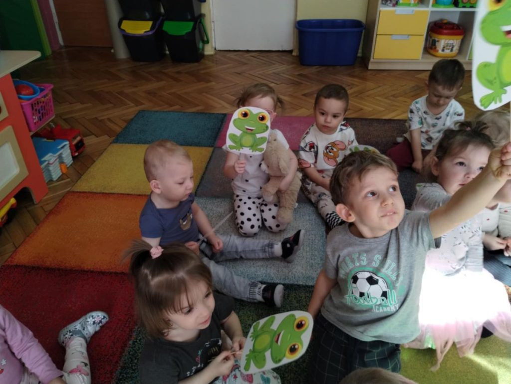 Przedszkolaki i żabki