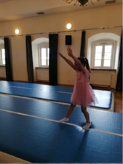 Zabawy na materacach