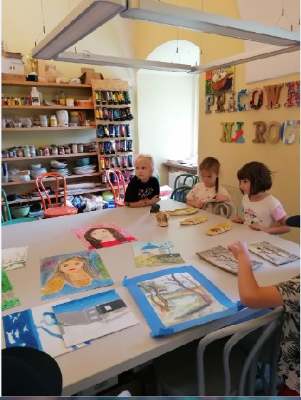 W pracowni plastycznej